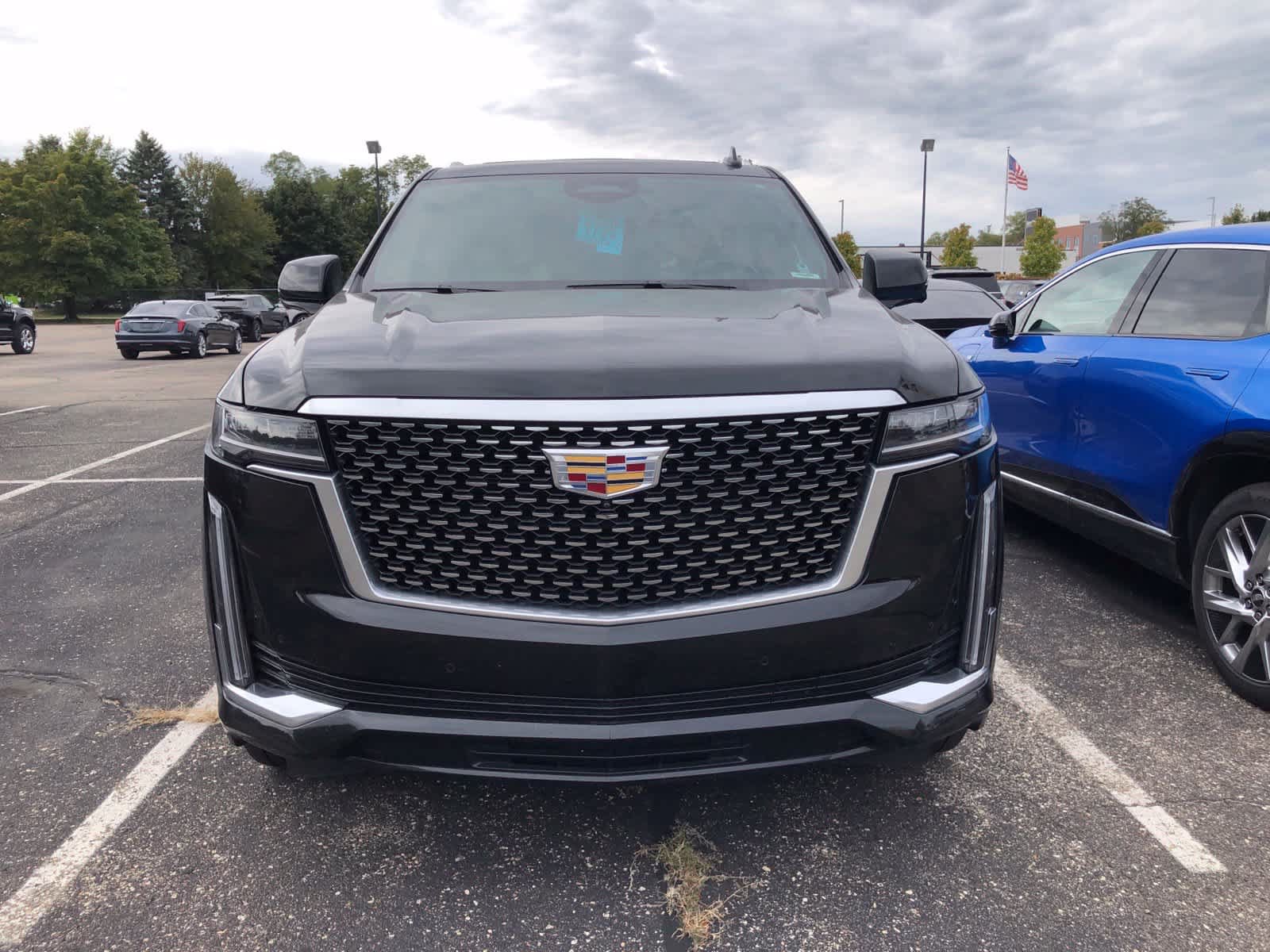 Used 2023 Cadillac Escalade Premium Luxury w/ LPO, Floor Liner Package AWD/4WD image 2
