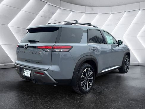 New 2026 Nissan Pathfinder Platinum image 8