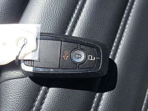 Used 2024 Ford Edge SEL image 28