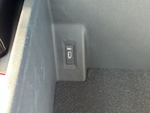 Used 2023 Volkswagen Atlas SE w/ Black Wheel Package image 48