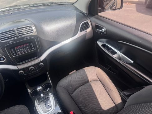 Used 2017 Dodge Journey SXT w/ Comfort/Convenience Group image 17