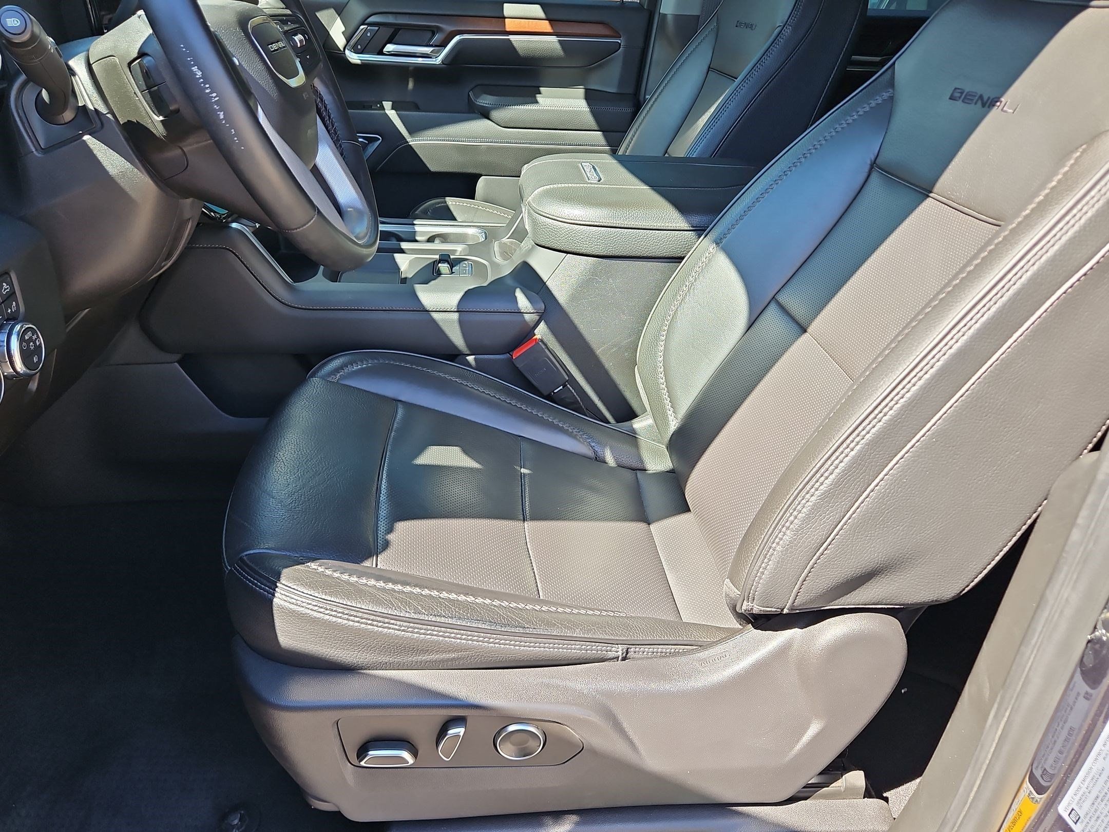 Certified 2024 GMC Sierra 2500 Denali w/ Denali Reserve Package AWD/4WD image 24
