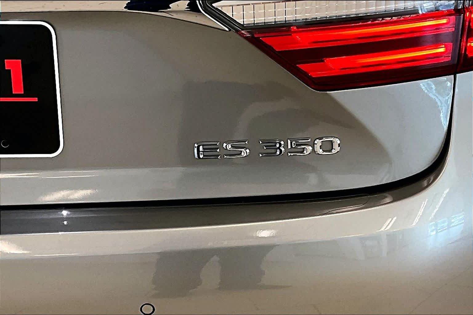 Used 2018 Lexus ES 350 w/ Navigation System Package FWD image 28