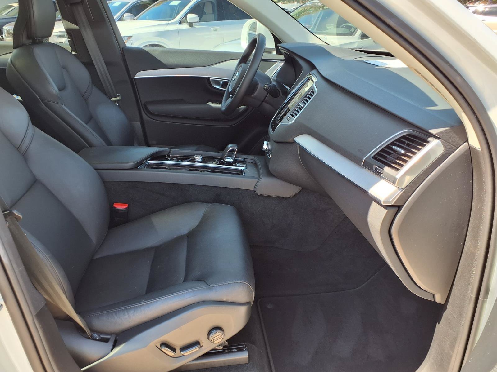 Certified 2024 Volvo XC90 B5 Core AWD/4WD image 11