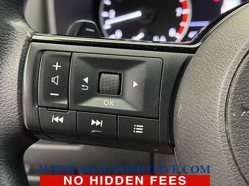 Used 2023 Nissan Rogue SV image 36