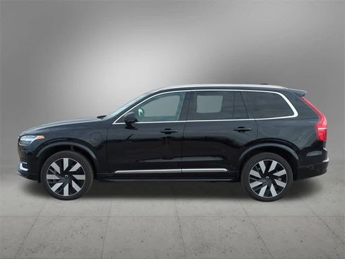 Used 2025 Volvo XC90 T8 Plus image 3