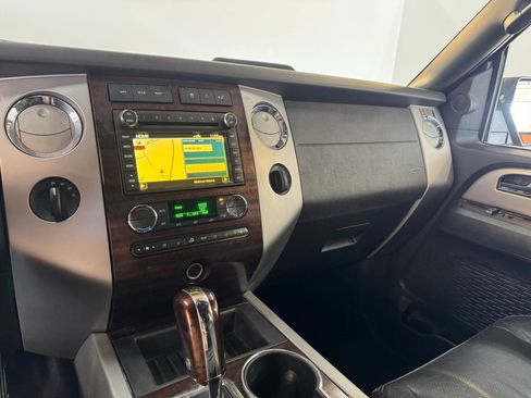 Used 2010 Ford Expedition Limited image 17