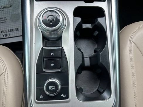 Used 2023 Ford Explorer XLT w/ Equipment Group 202A AWD/4WD image 33
