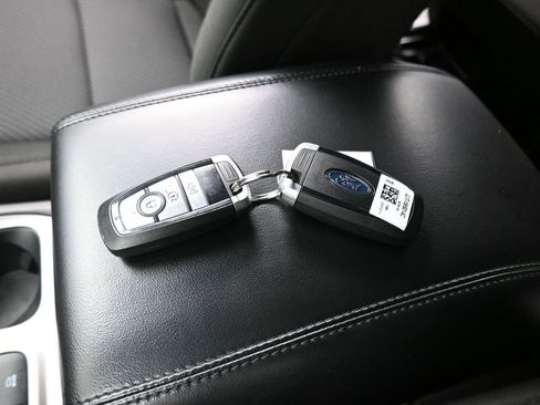 Certified 2022 Ford Explorer XLT image 18