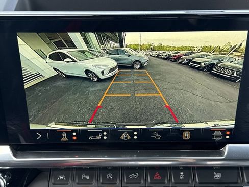 New 2026 GMC Sierra 1500 SLT image 9