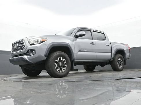 Used 2019 Toyota Tacoma TRD Off-Road AWD/4WD image 12
