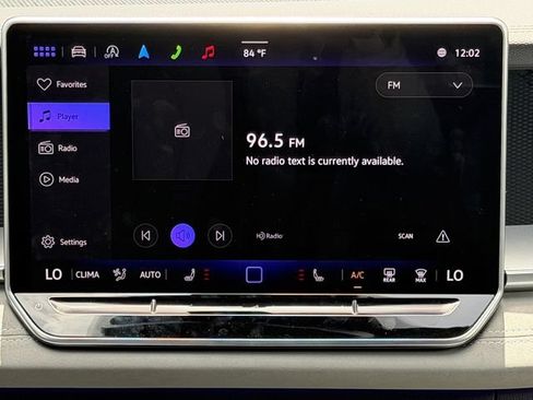 Certified 2025 Volkswagen Tiguan SE R-Line FWD image 17
