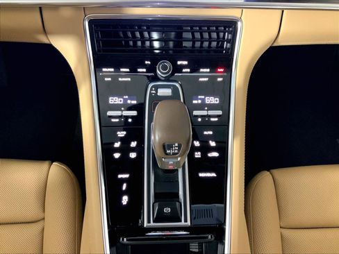 Certified 2022 Porsche Panamera RWD image 14