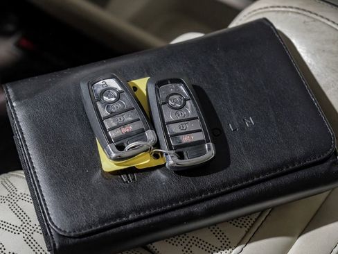 Used 2021 Lincoln Navigator L Black Label w/ Cargo Convenience Package image 71