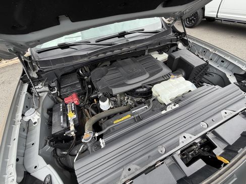 Used 2023 Nissan Titan PRO-4X w/ Pro-4x Convenience Package AWD/4WD image 10
