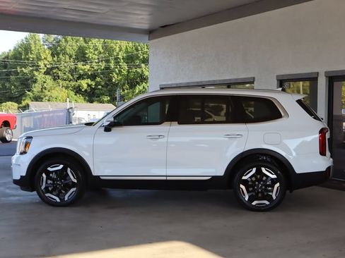 Used 2024 Kia Telluride S w/ S Sunroof Package FWD image 2