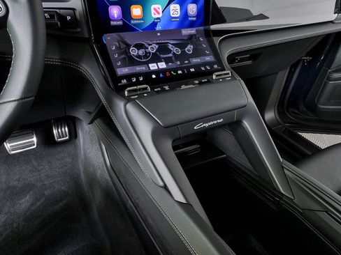 New 2026 Porsche Cayenne Turbo AWD/4WD image 19