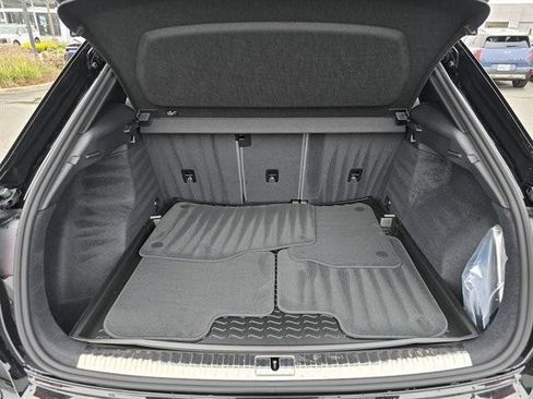 New 2025 Audi Q3 2.0T Premium image 12