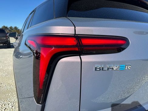 Used 2024 Chevrolet Blazer EV LT image 13