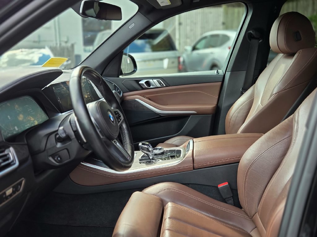 Used 2022 BMW X5 xDrive40i w/ M Sport Package AWD/4WD image 17