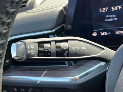 Certified 2025 Chevrolet Suburban Premier w/ Sun And Tow Package image 24