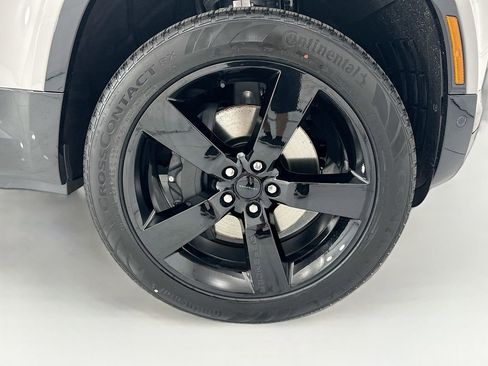 New 2026 Land Rover Defender 110 X-Dynamic SE AWD/4WD image 31