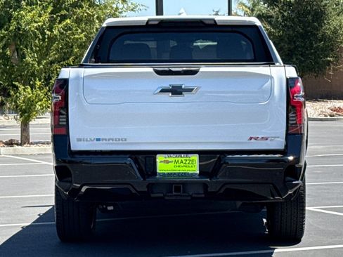 Used 2025 Chevrolet Silverado EV RST AWD/4WD image 12