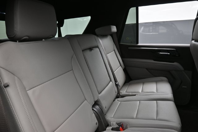 Used 2025 Chevrolet Tahoe LT w/ Comfort Package AWD/4WD image 28