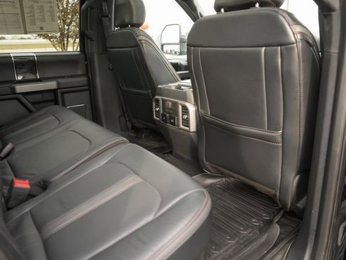 Used 2022 Ford F450 Platinum image 15