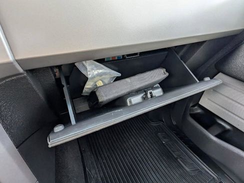 Used 2013 Ford F150 Lariat w/ Mid Equipment Group image 22