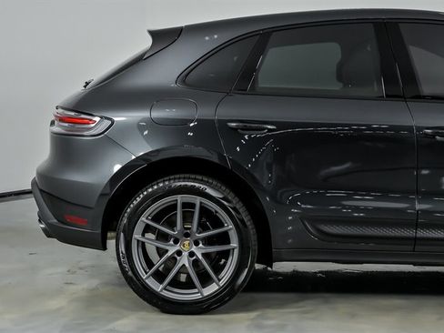 Used 2026 Porsche Macan AWD/4WD image 12