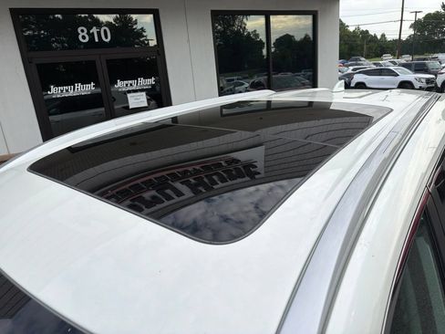 Used 2023 Nissan Rogue SV w/ SV Premium B Package FWD image 14