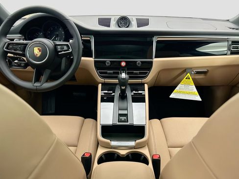 Used 2026 Porsche Macan AWD/4WD image 16