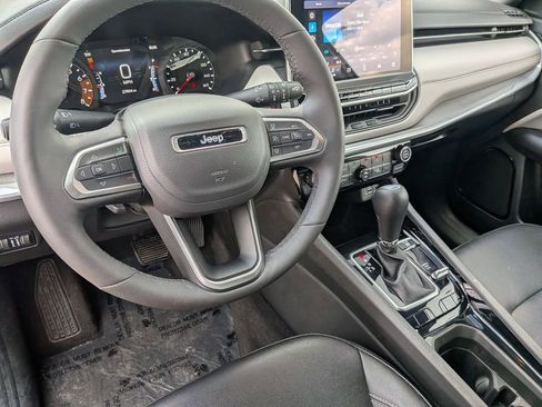 Used 2025 Jeep Compass Limited AWD/4WD image 15