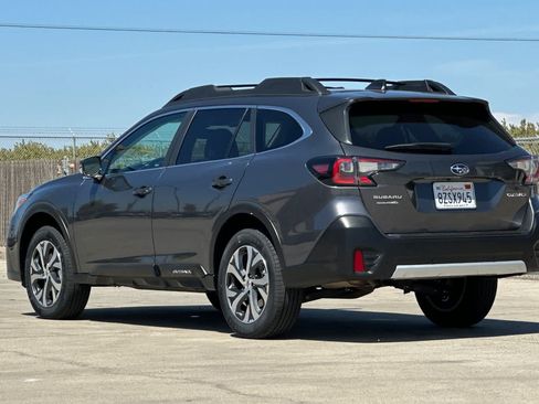 Used 2022 Subaru Outback Limited AWD/4WD image 5
