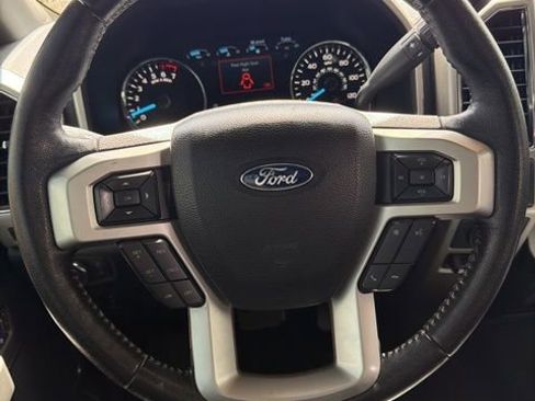Used 2019 Ford F150 Lariat w/ Equipment Group 501A Mid AWD/4WD image 7