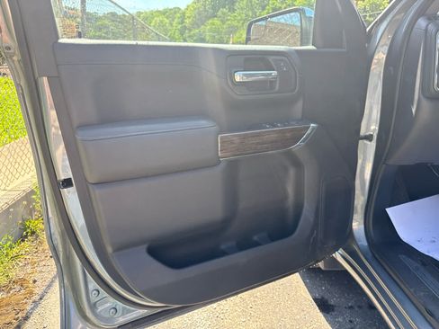 Used 2019 GMC Sierra 1500 SLE w/ SLE Value Package AWD/4WD image 12