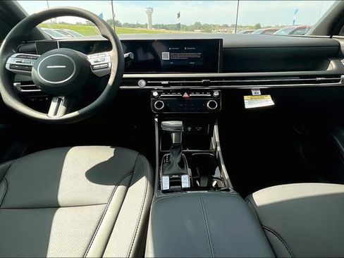 New 2025 Hyundai Santa Cruz SEL image 5