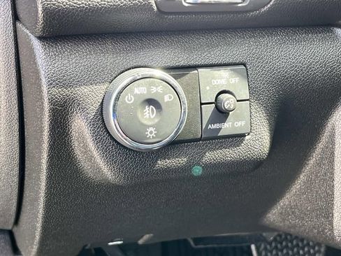 Used 2015 Chevrolet Traverse LT FWD image 32