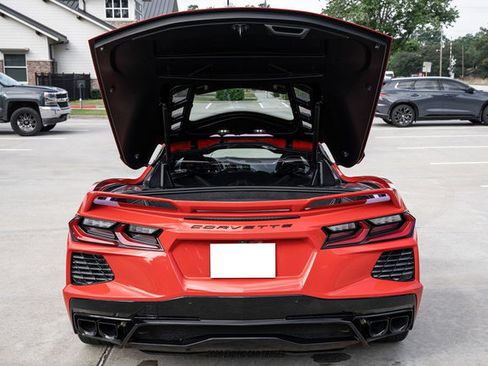 Used 2024 Chevrolet Corvette Stingray Premium Cpe w/ Z51 Performance Package RWD image 16