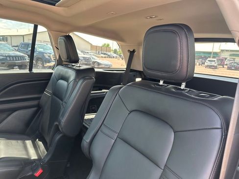 Used 2023 Lincoln Aviator AWD w/ Premium Package image 23