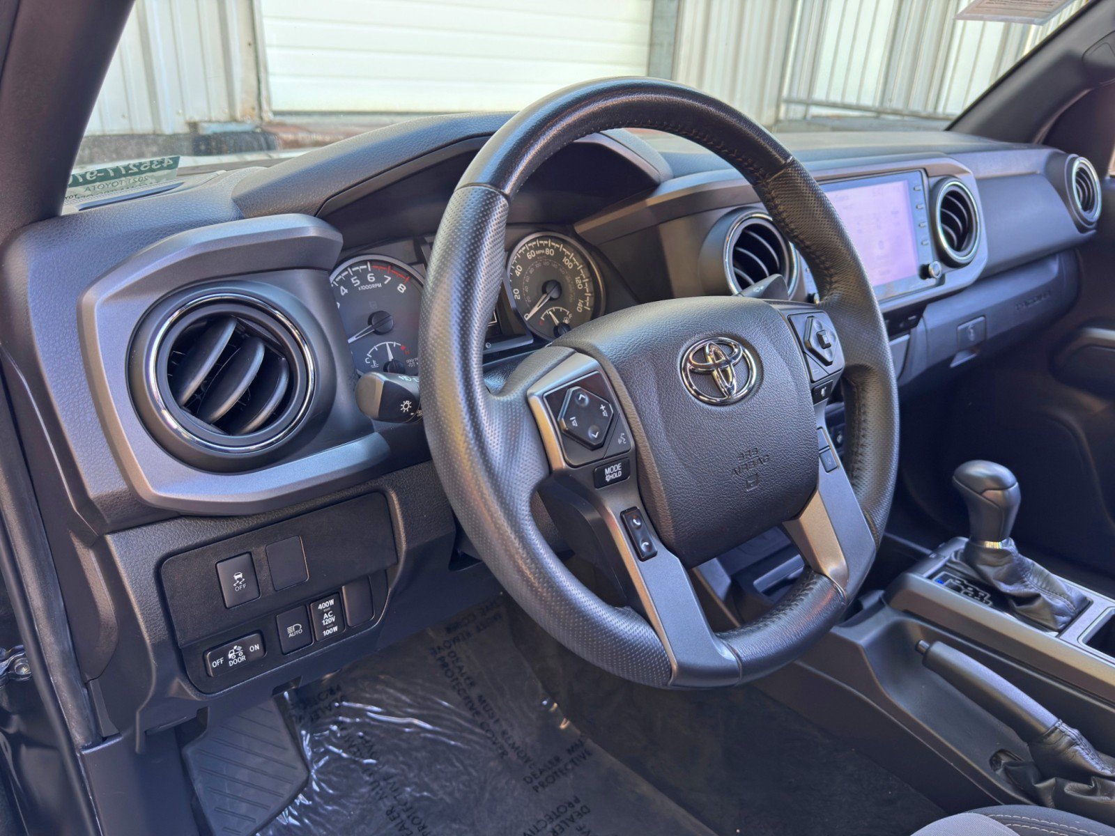 Used 2021 Toyota Tacoma TRD Off-Road w/ Technology Package AWD/4WD image 12