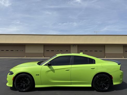 Used 2023 Dodge Charger R/T w/ Plus Group RWD image 4