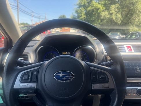 Used 2017 Subaru Outback 2.5i Premium AWD/4WD image 29