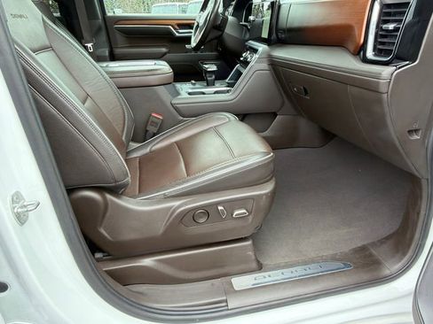 Used 2022 GMC Sierra 1500 Denali w/ Denali Reserve Package image 13