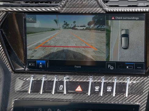 Used 2022 Lamborghini Urus AWD/4WD image 26