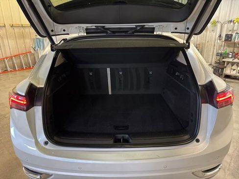 Used 2023 Buick Envision Avenir image 23