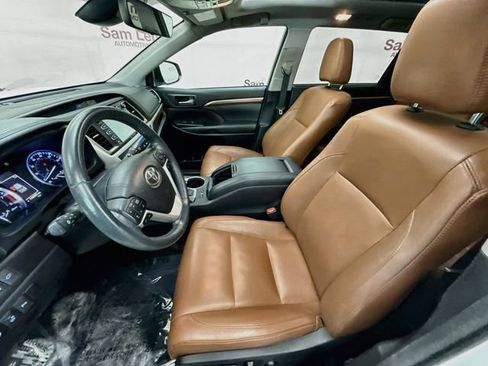 Used 2018 Toyota Highlander Limited Platinum AWD/4WD image 22