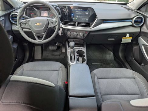 New 2026 Chevrolet Trax LS w/ LS Convenience Package FWD image 5