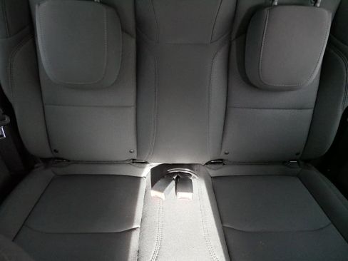 Used 2022 Jeep Wrangler Sport AWD/4WD image 13